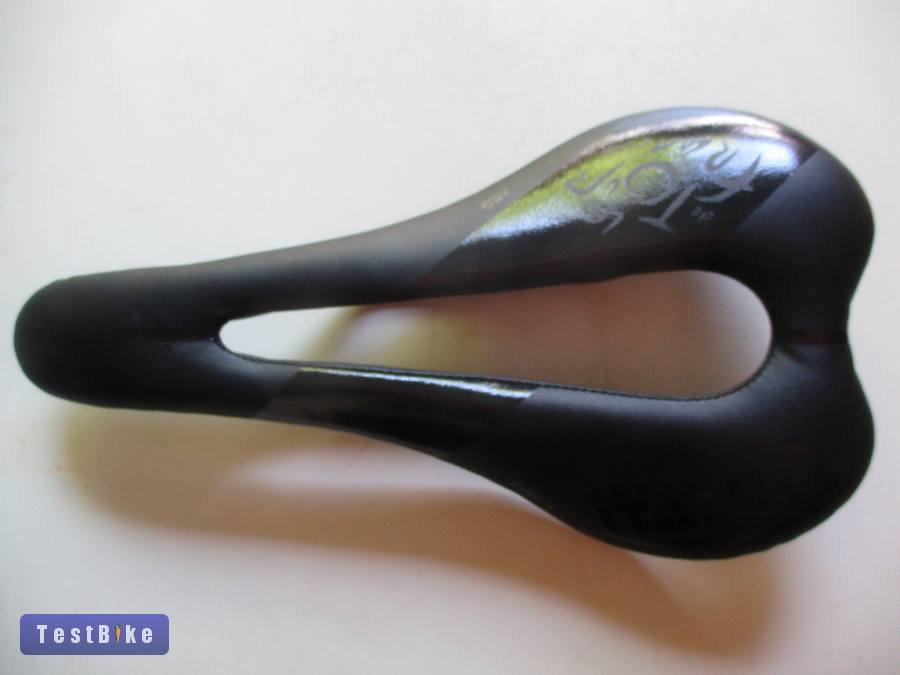 Új Selle Italia-Tour de France SLR PU héjú nyereg.
