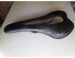Új Selle Italia-Tour de France SLR PU héjú nyereg.