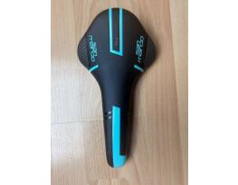 Új Selle San Marco Concor FX Carbon nyereg (posta az árban) 