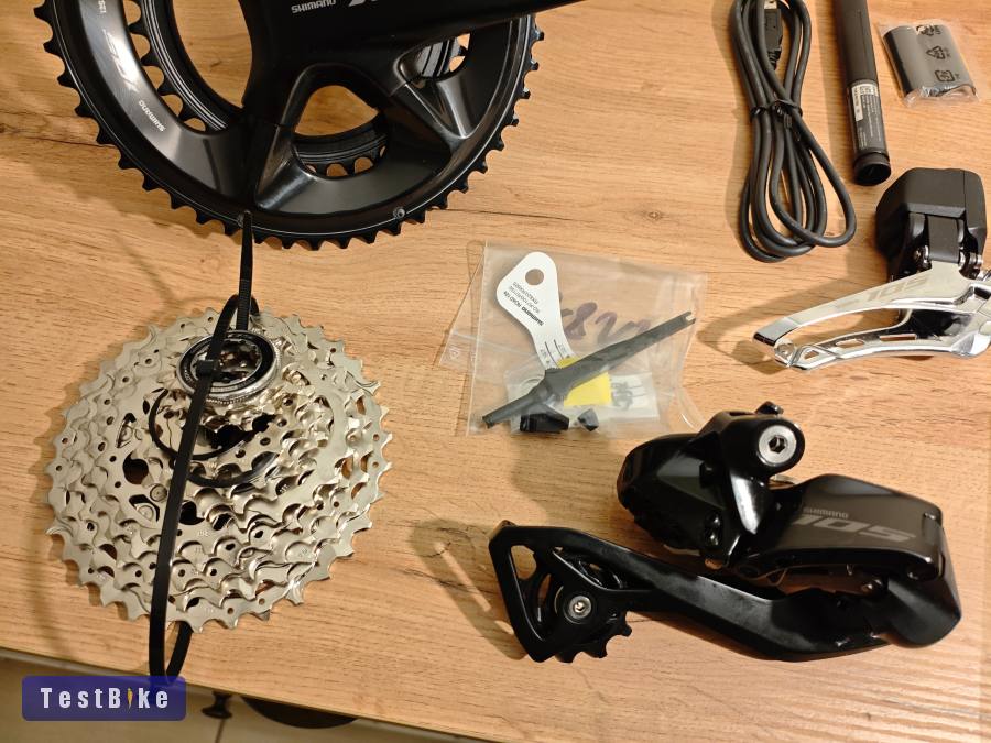 Új Shimano 105 di2 szett 2×12