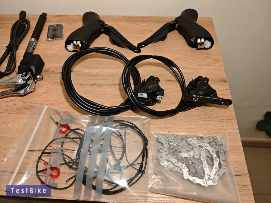 Új Shimano 105 di2 szett 2×12