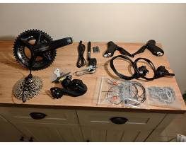Új Shimano 105 di2 szett 2×12