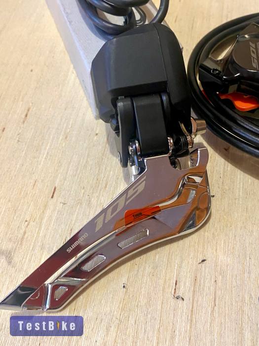 Új Shimano 105 ös 12s Di2 szett eladó sorban. 