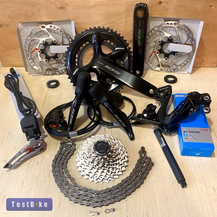 Új Shimano 105 ös 12s Di2 szett eladó sorban. 