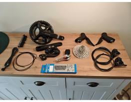 Új Shimano 105 R7170 Di2 szett 2×12