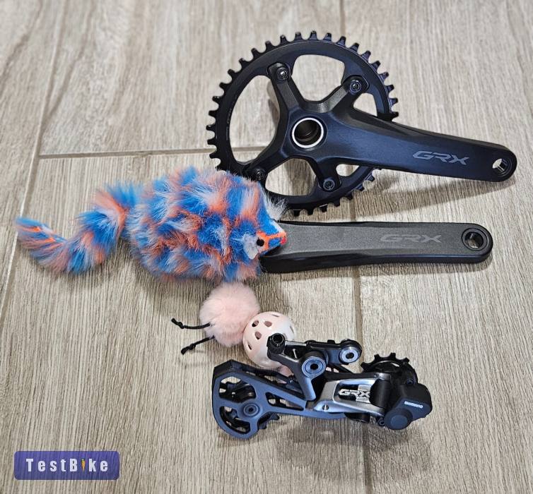 Új Shimano GRX RX600 hajtókar és RX810 hátsó váltó