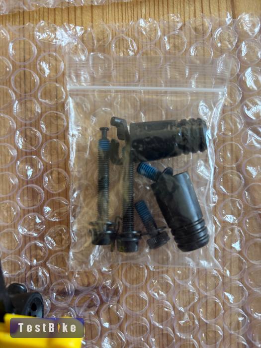 Új Shimano hidraulikus FlatMount fékszett