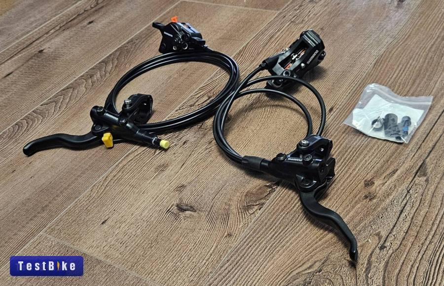 Új Shimano M4100 az első 4 a hátsó 2 dugattyús fékszett