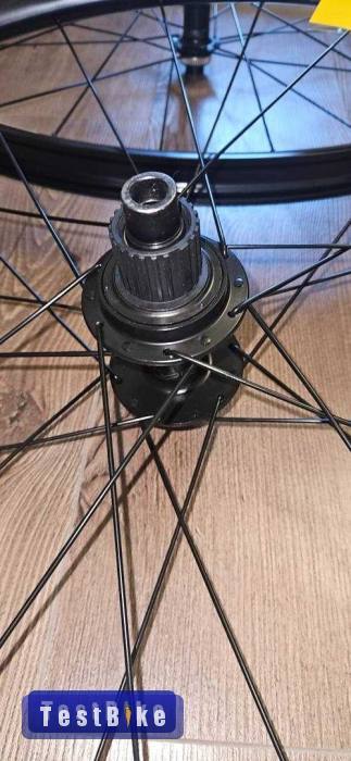 Új Shimano MT620 29" Boostos, Tubeless ready, MicroSpline