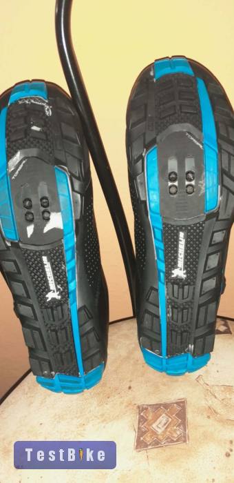 Új Shimano SH-ME7L 42-es (de inkább 41-es lábra)