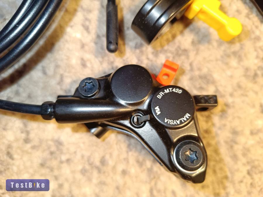 Új Shimano tárcsafék komplett első+hátsó 4 dugattyús MT420