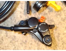 Új Shimano tárcsafék komplett első+hátsó 4 dugattyús MT420