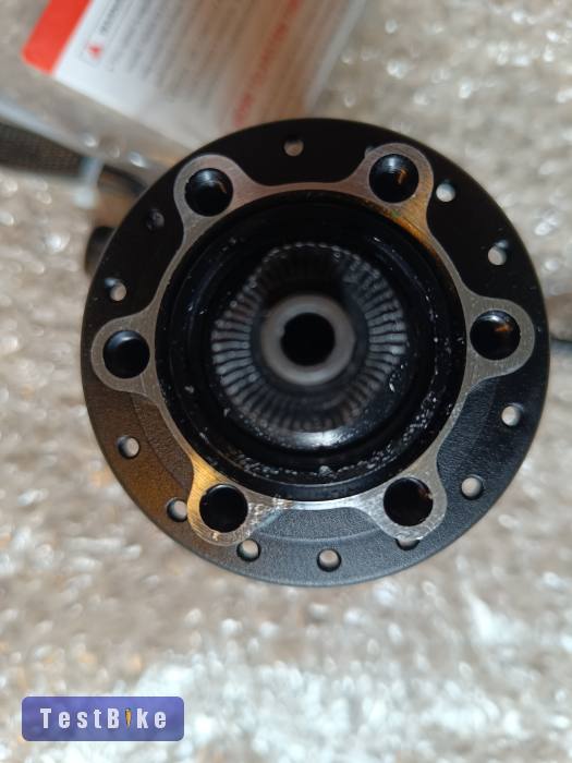 Új Shimano tárcsafékes első agy M475