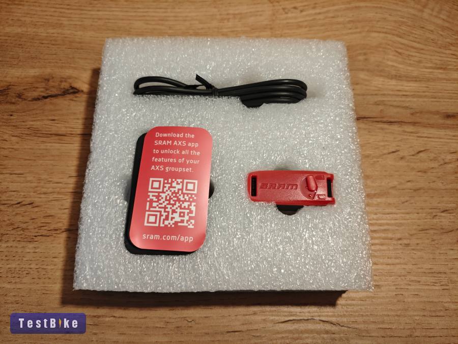 Új Sram AXS akkumulátor és töltő 