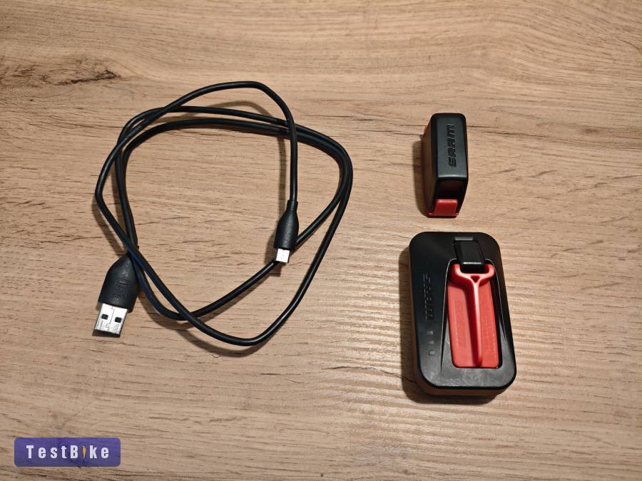 Új Sram AXS akkumulátor és töltő 