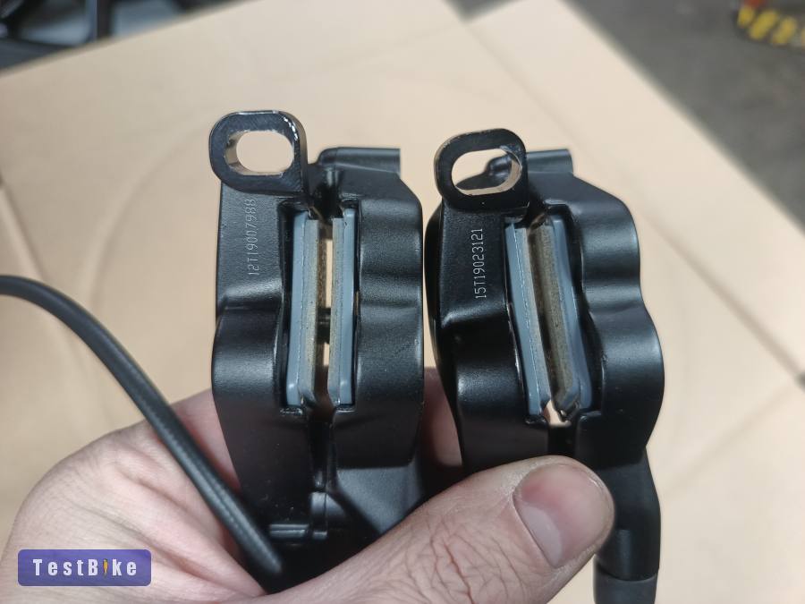 Új Sram G2R tárcsafék 4 dugattyús