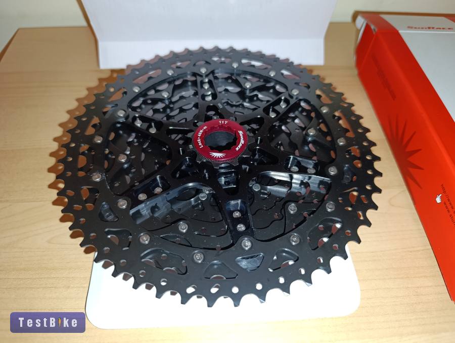 Új Sunrace CSMZ800 12 11-51 Sh HG fekete