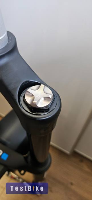 Új Suntour Aion 35, 29er, Boost, 150mm, vágatlan nyak 270mm