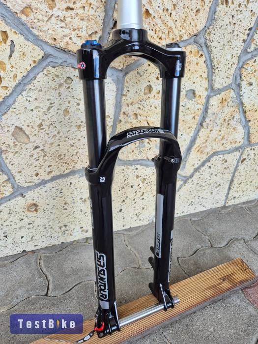 Új suntour xcr , levegős , tapered , boost , atütős