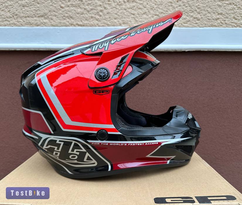 Új Troy Lee Designs piros/fekete sisak, bukósisak (M)