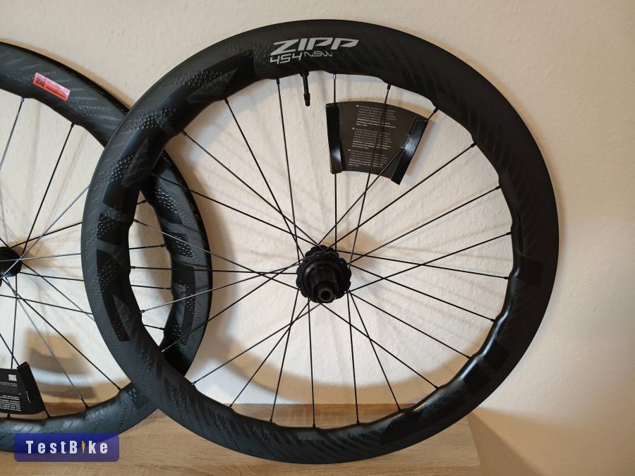 Új Zipp 454 NSW karbon kerékszett 622×23