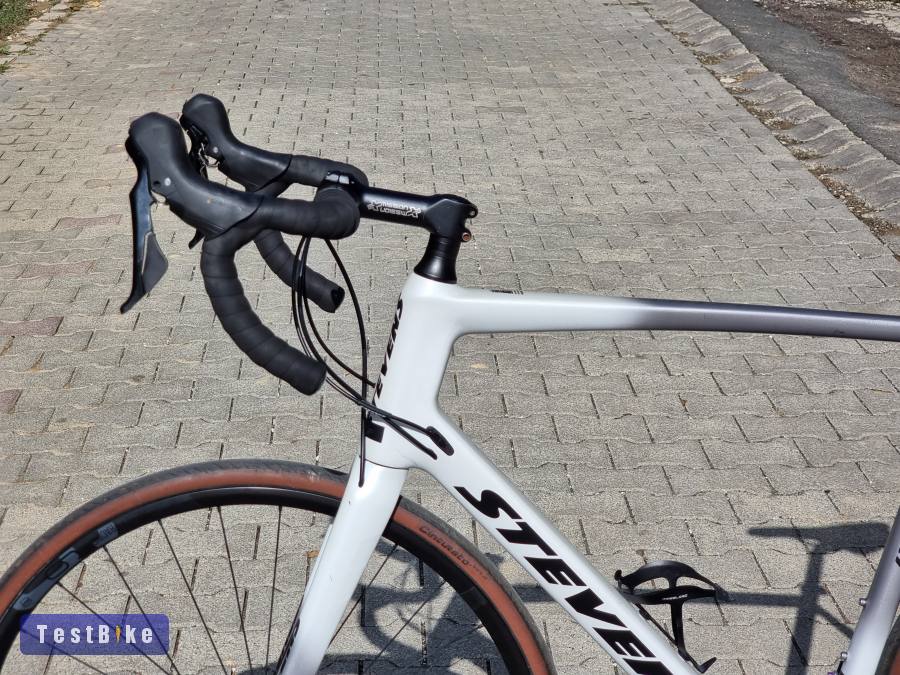 Újsz. 2022 Stevens karbon outi Shimano 105 hydro Fulcrum 