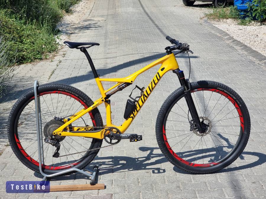 Újsz. Top Speci Epic, karbon kerék XTR di2 FOX kashima brain