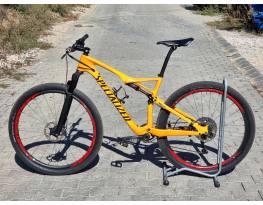 Újsz. Top Speci Epic, karbon kerék XTR di2 FOX kashima brain