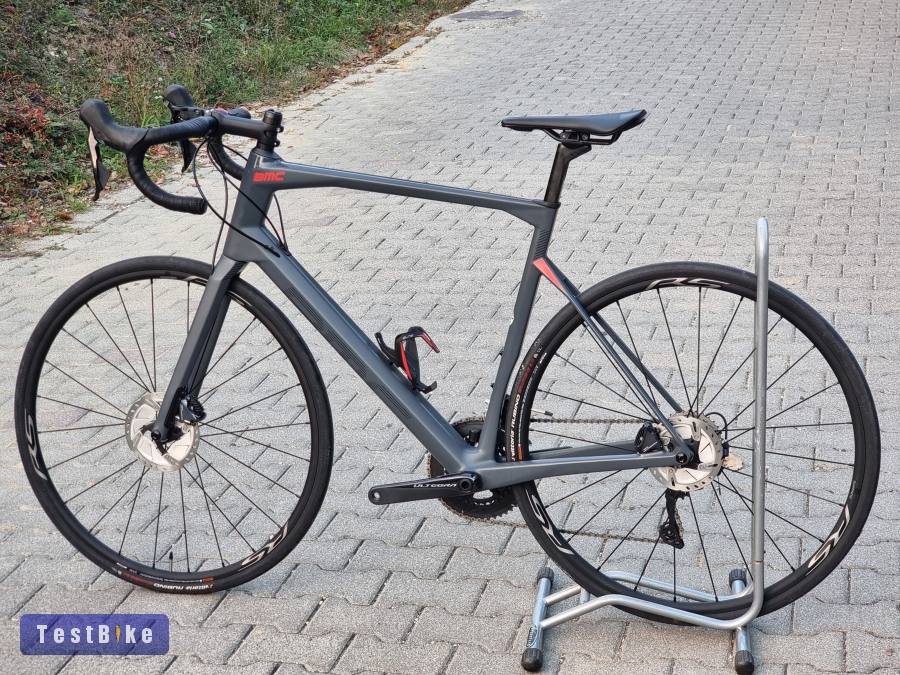 Újsz.BMC Roadmachine UCI Karbon Outi Full Ultegra 2*11 hydro