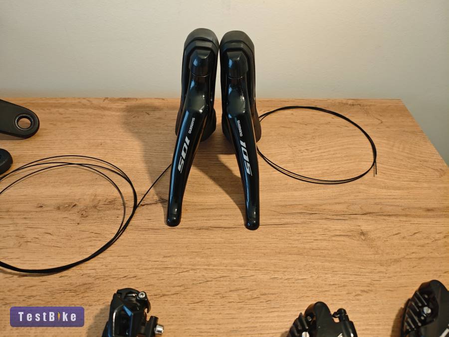 Újszerű, szép állapotú Shimano 105 szett 2×11