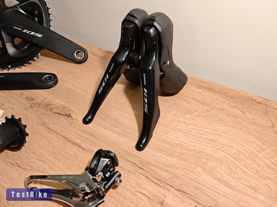 Újszerű, szép állapotú Shimano 105 szett 2×11