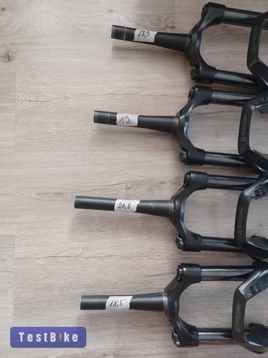 Újszerű 29" RockShox Recon RL Air 120mm teleszkóp villa