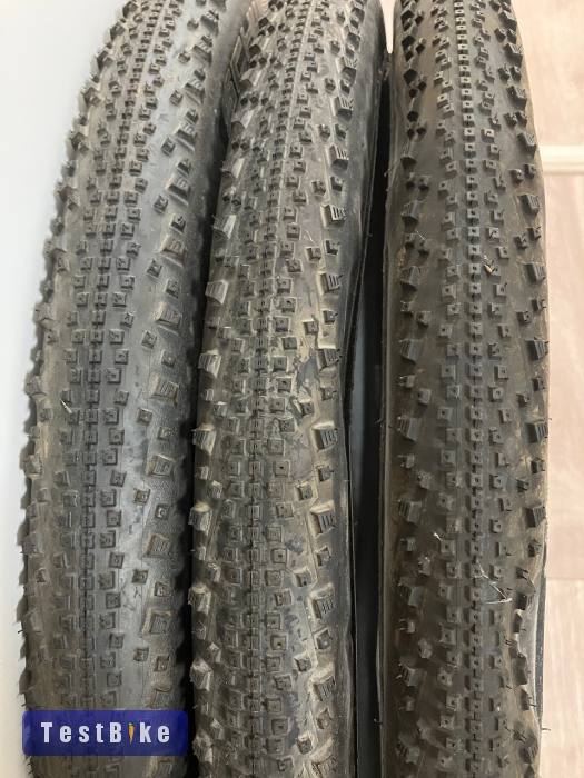 Újszerű 95%-os Schwalbe Thunder Burt TR 29x2.1 külsők