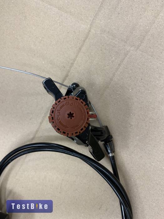 Újszerű bovdenes tárcsafék