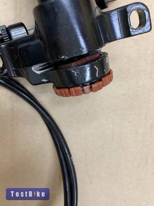 Újszerű bovdenes tárcsafék