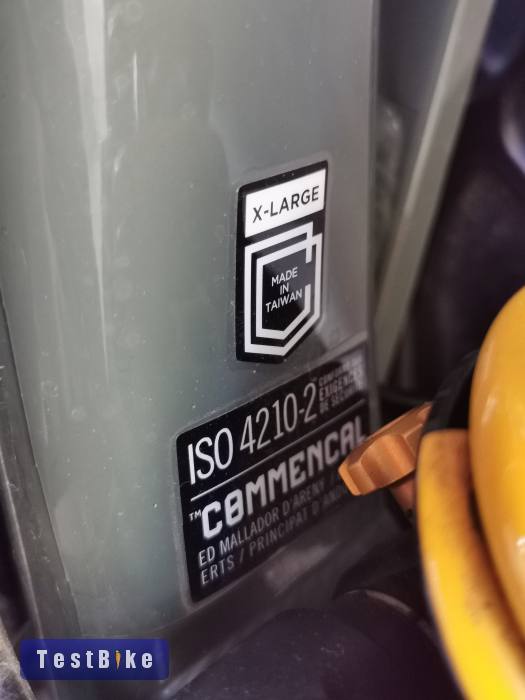 Újszerű Commencal Supreme DH V4 Öhlins Edition