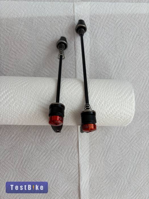 Újszerű Dt Swiss gyorszár szett