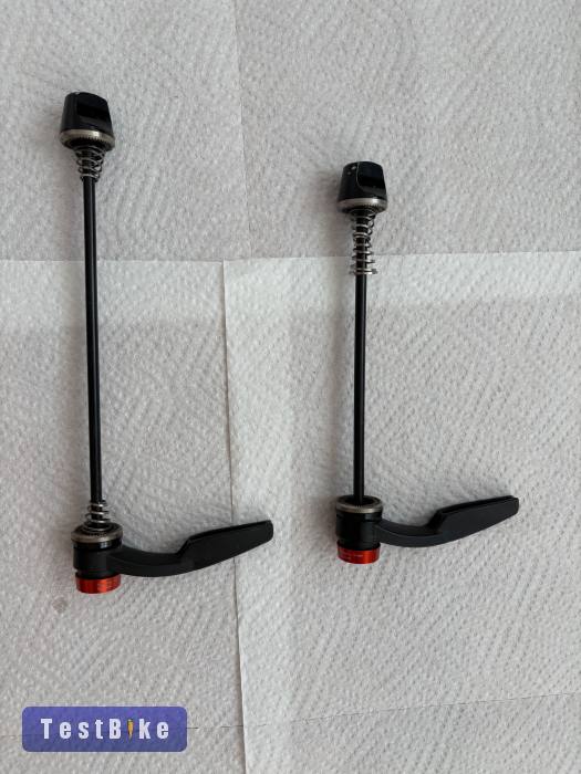 Újszerű Dt Swiss gyorszár szett