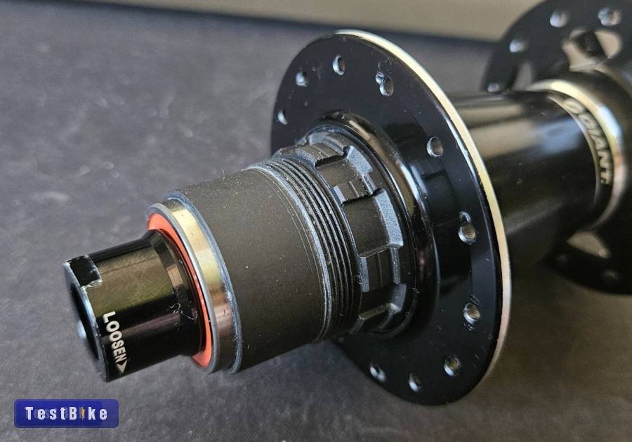 Újszerű Giant GDC-1614 Q.H XD-s Boost hátsóagy eladó