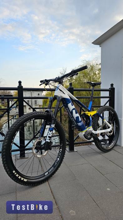 Újszerű Husqvarna HC 8(L) FOX 38 180mm EP8 630WH 880km