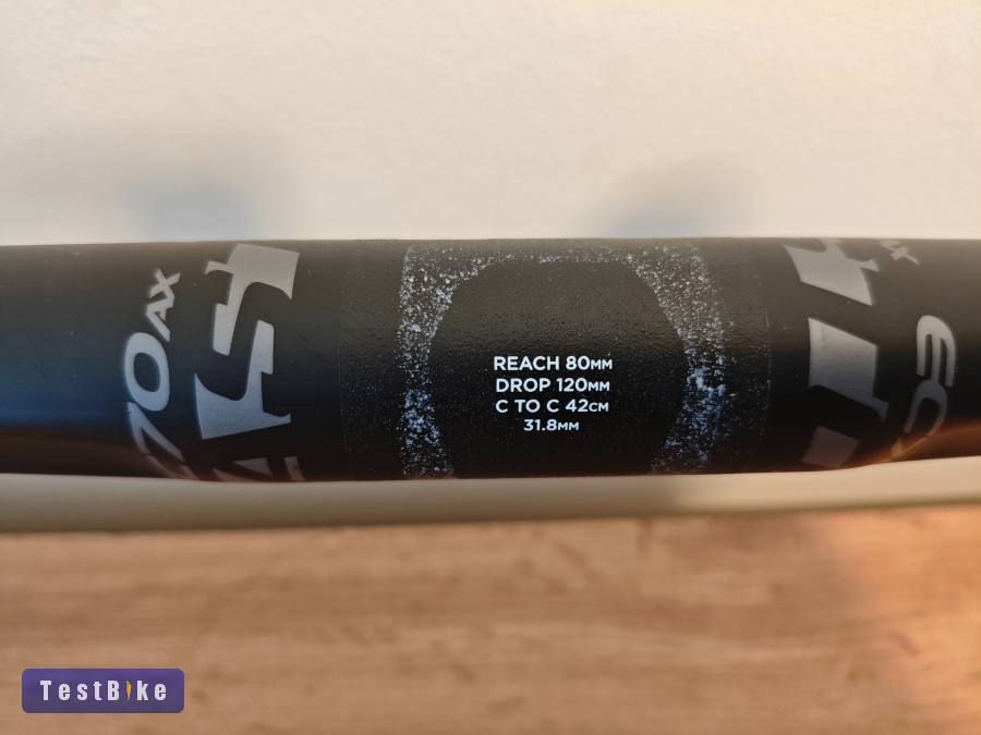 Újszerű karbon kormányok 