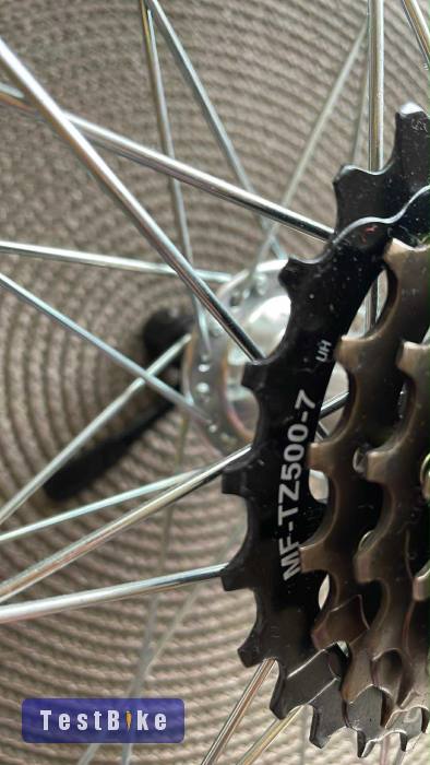 Újszerű komplett 26-os hátsó kerék