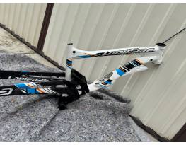 Újszerű! LaPierre DH722 M-es váz eladó 26”-os