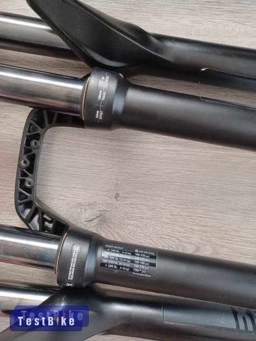 Újszerű Rock Shox Recon 29" levegős boost tapered villák