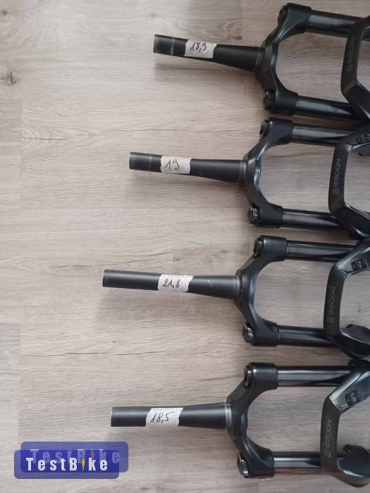 Újszerű Rock Shox Recon 29" levegős boost tapered villák