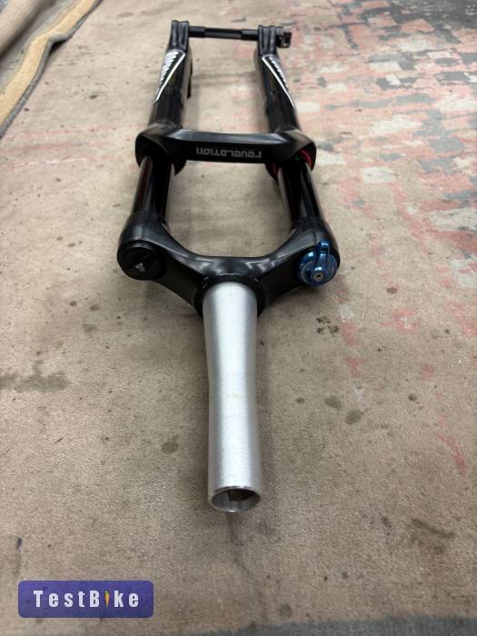 Újszerű Rockshox Revelation Rc3 29"