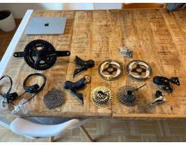 ĂjszerƱ Shimano 105 R7000 2Ă11s hydro disc tĂĄrcsafĂ©kes szett