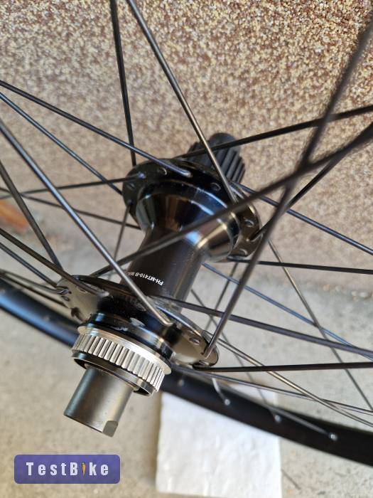 Újszerű Shimano 27,5 Boost, 12s Micro-Spline kerékszett