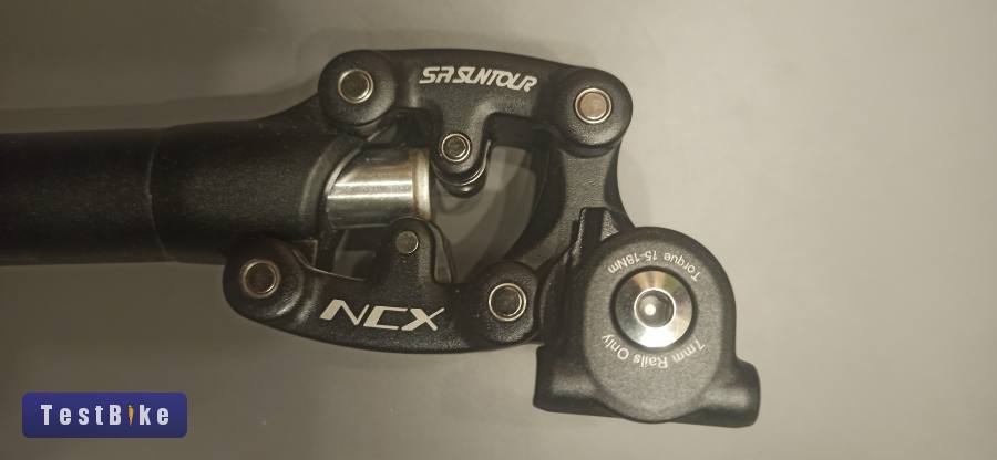 Újszerű Suntour NCX rugós nyeregcső eladó