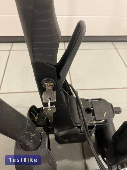 Újszerű Thule EasyFold XT 934 összecsukható kerékpártartó